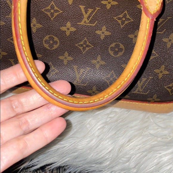 Louis Vuitton Alma - Picture 12 of 14